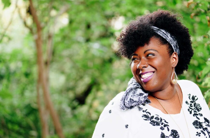 AfroLatino - Izdelava spletnih trgovin Revolver - ozadje